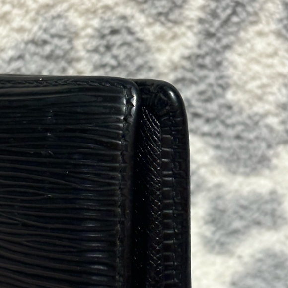 Louis Vuitton EPI black wallet - Picture 5 of 13